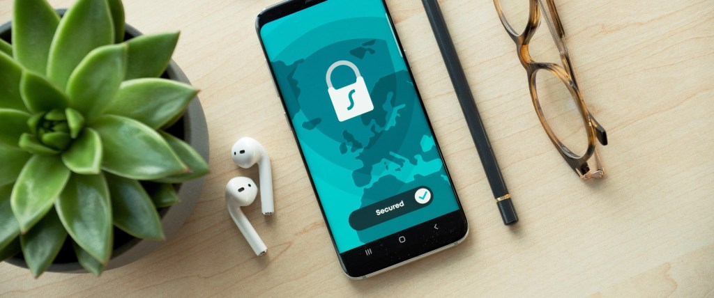 Cybersecurity voor vrouwen – de weg naar een bloeiende&nbsp;carrière